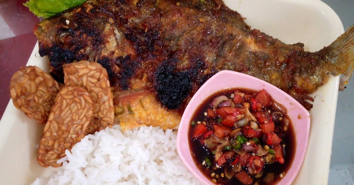 Resep Ikan Bakar Sambal Kecap Ini Isi Piring Ku Oleh Atikah Hafni Cookpad 