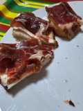 Tostas Camperas de Jamón y Cherries al Ajillo