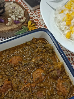عکسی از دستور خورشت آلو اسفناج