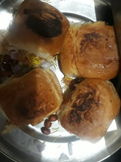 દાબેલી (Dabeli Recipe In gujarati) રેસીપી મુખ્ય ફોટો