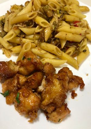 Una foto de Pasta con verduras y raíces chinas