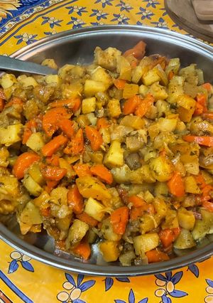 Une photo de Panais, carottes et navets au curry et bouillon de poularde