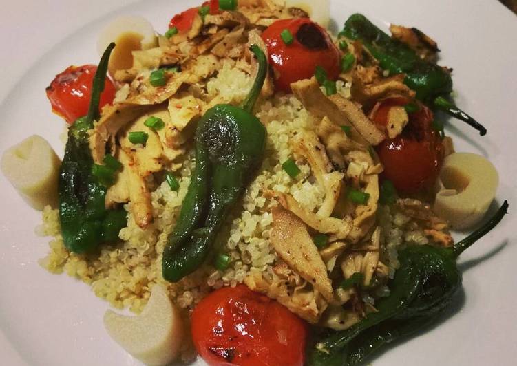 Quinoa con bambú, palmitos, cherrys y pimientos de padrón