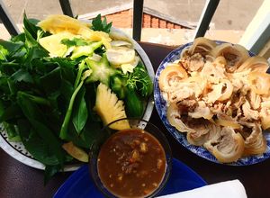 Hình của món Bò tơ cuốn bánh tráng.