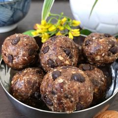 Date Nut energy balls A picture of Date Nut energy balls.