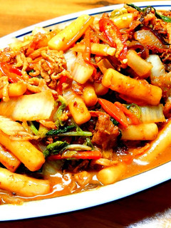 沙茶木須肉絲炒韓國年糕(創意料理) 的食譜成品照片