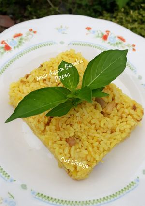 Foto resep Nasi Kuning Ayam Bumbu Pepes 🤩