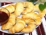 М'якенькі як пух. Простий рецепт булочок із замороженою вишнею. Начинка не тече, довго не черствіють