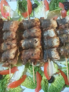صورة لوصفة سردين بطريقة مبتكرة على شكل قطبان
