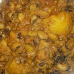 A picture of Bean and sweet potatoes porridge.