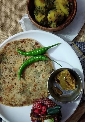 A picture of Stuffed fenugreek leaves paratha.