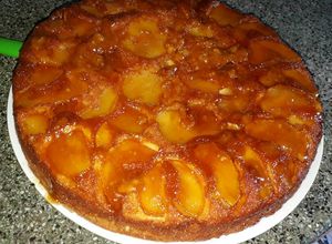 Una foto de Tarta de manzana invertida 🍮