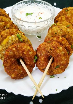 साबुदाणा वडा (sabudana vada recipe in marathi) रेसिपी चे मुख्य फोटो 