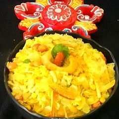 A picture of Roasted Nylon Poha Golden Chivda - Avalakki Mixture - Diwali Special Festive Munch Chivda.