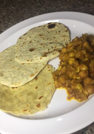A picture of Curried chickpeas.