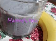 Una foto de batido de avena y bananas