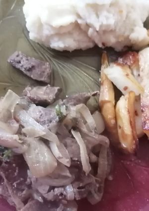Una foto de Hígado encebollado