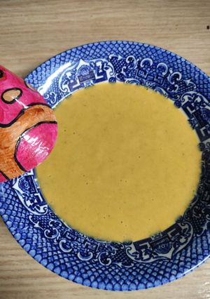 Una foto de Crema de acelgas al curry en olla a presión