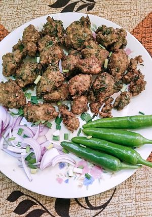 કુંભણીયા ભજીયા (Kumbhaniya Bhajiya Recipe In Gujarati) રેસીપી મુખ્ય ફોટો