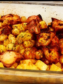 Una foto de Garbanzos con pulpo 🐙 a la parrilla