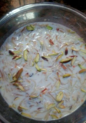 A picture of Seviyan kheer.