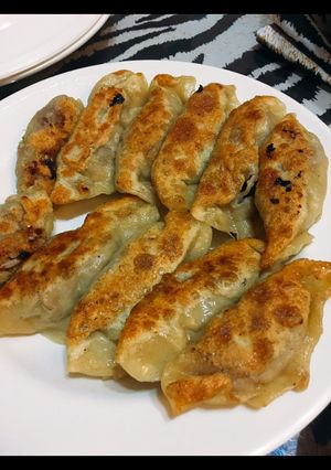 A picture of Gyoza.