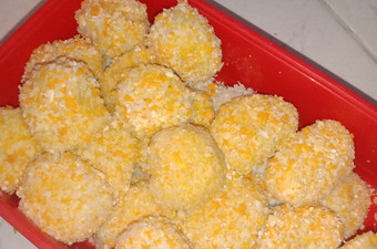 Cara Gampang Menyiapkan 27. Lemper goreng (isi abon) Yang Mudah