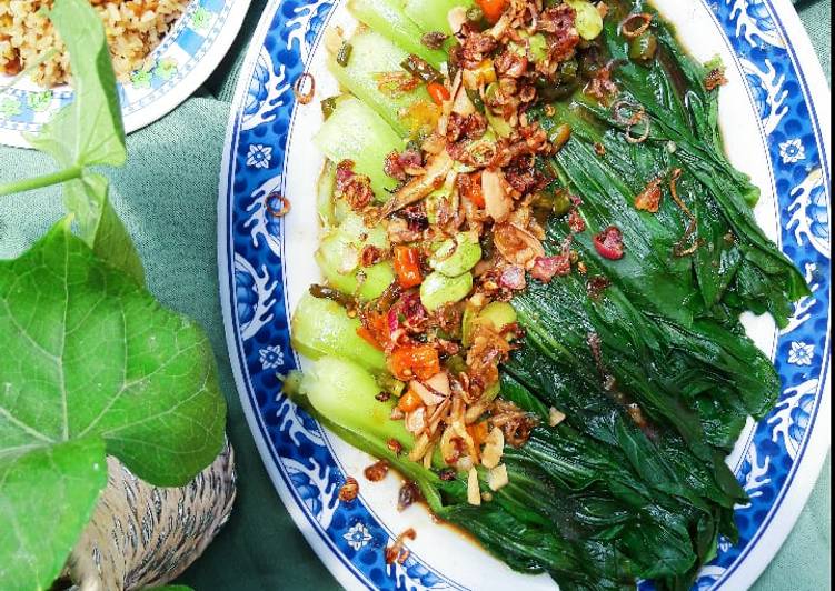 Spicy Garlic Bok Choy (Pok Choy Bawang Pedas)