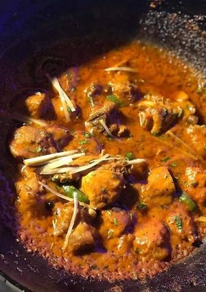 A picture of Karahi butter chicken.