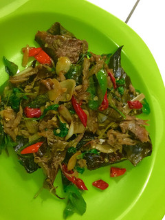 Foto resep Oseng iwak pe (pari asap)
