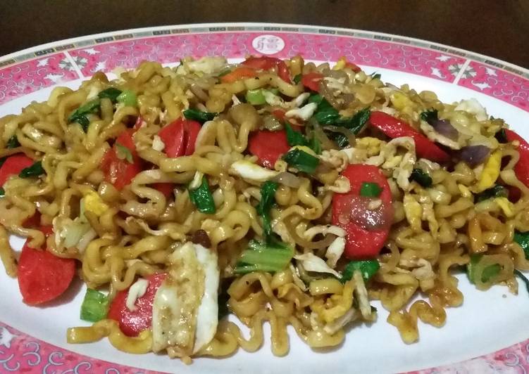 Resep Mie sosis pedas Anti Gagal