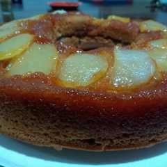 Una foto de Torta invertida de PERA 🍐