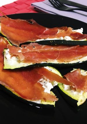 Foto principal de Calabacín al horno con queso de untar y jamón serrano