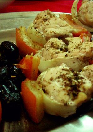 Una foto de Brochetas de pollo estilo Libanes  (Shish Kababs Farrush)