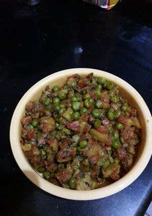A picture of Aloo,gazar,matar ki sabji.