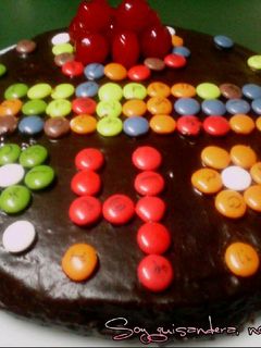 Una foto de Tarta Sacher de Lacasitos Lucas