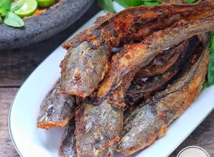 Foto resep Lele goreng (+ tips agar garing, tidak lengket & tidak meletus)