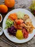 Yu Sheng (Salad khas Imlek)