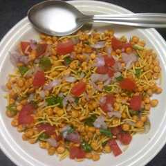 ચણા દાળ ભેળ (Chana Dal Bhel Recipe In Gujarati) রেসিপির প্রধান ছবি