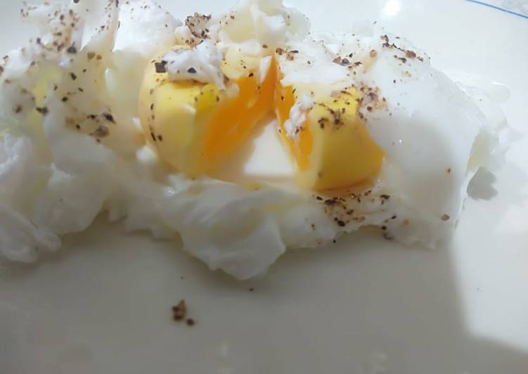 How to Make Homemade Poached Egg