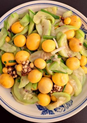 Hình của món Trứng gà non xào mướp.