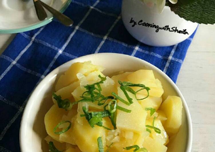 Panduan Menyiapkan German Potato Salad Lezat Sekali