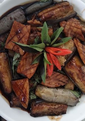 Hình của món Nấm đùi gà kho cà tím.