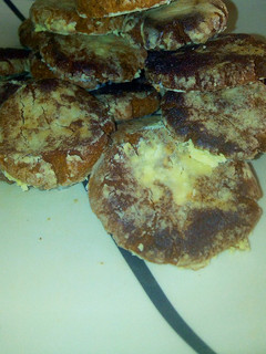 A picture of Ginger bread crinkle cookies.