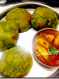पालक की कचौड़ी (Palak ki kachori recipe in hindi) रेसिपी मुख्य फोटो