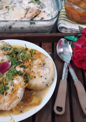 A picture of Dahi vada aalu dum.