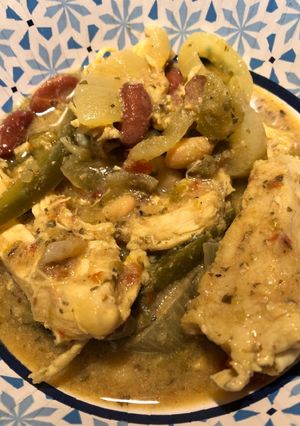 A picture of Crockpot Zesty 2-Bean Shredded Chicken Chili.