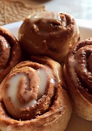 Cinnamon rolls ainihin hoton girkin
