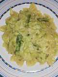 Farfalle con asparagi e edamer