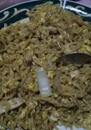 Foto resep Indomie kari ayam nyemek (darurat)
